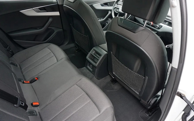 Audi A4 cena 71900 przebieg: 199777, rok produkcji 2017 z Wisła małe 742